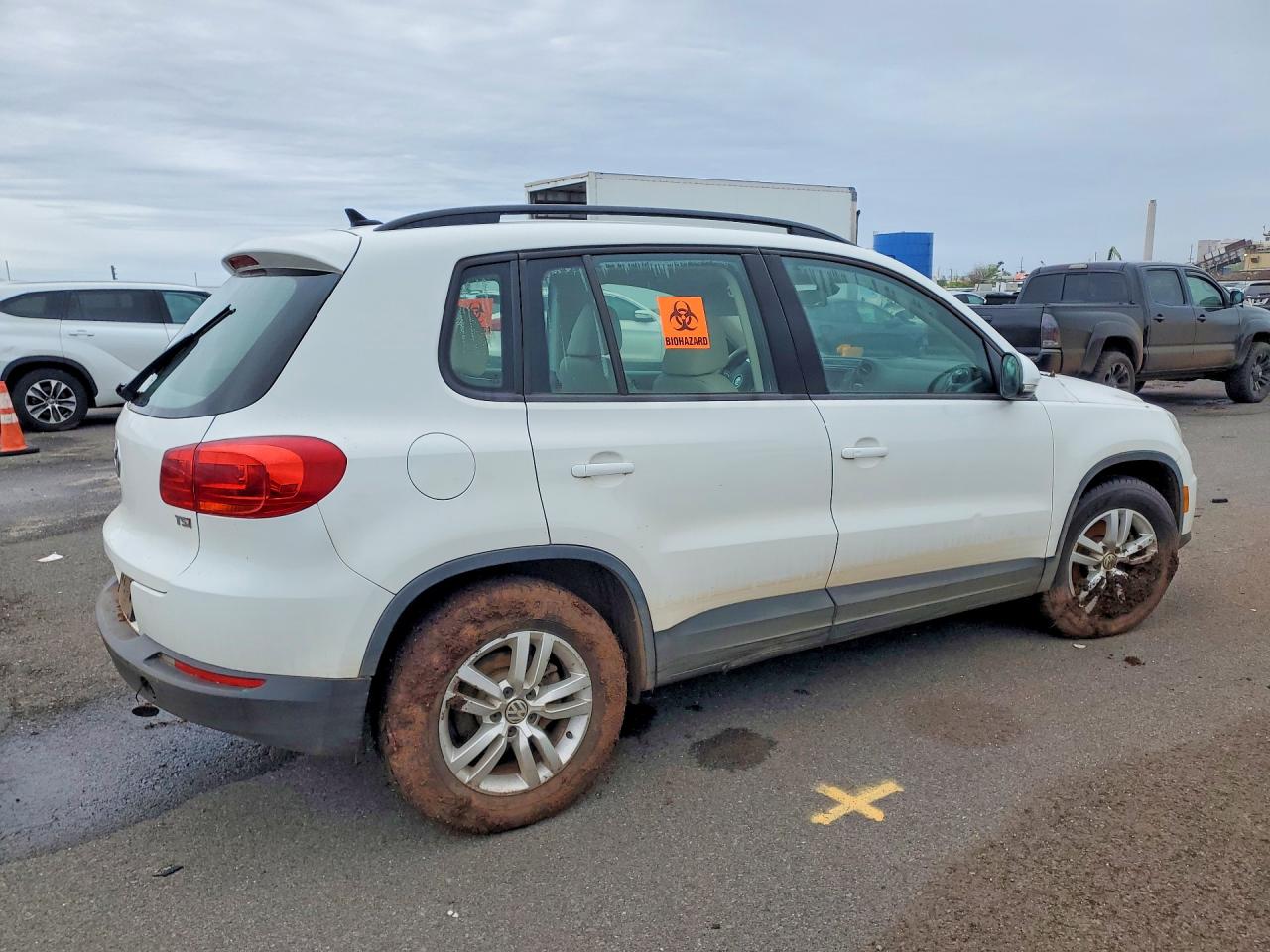 Volkswagen Tiguan S