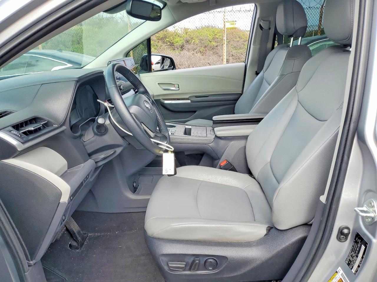Toyota Sienna Xle