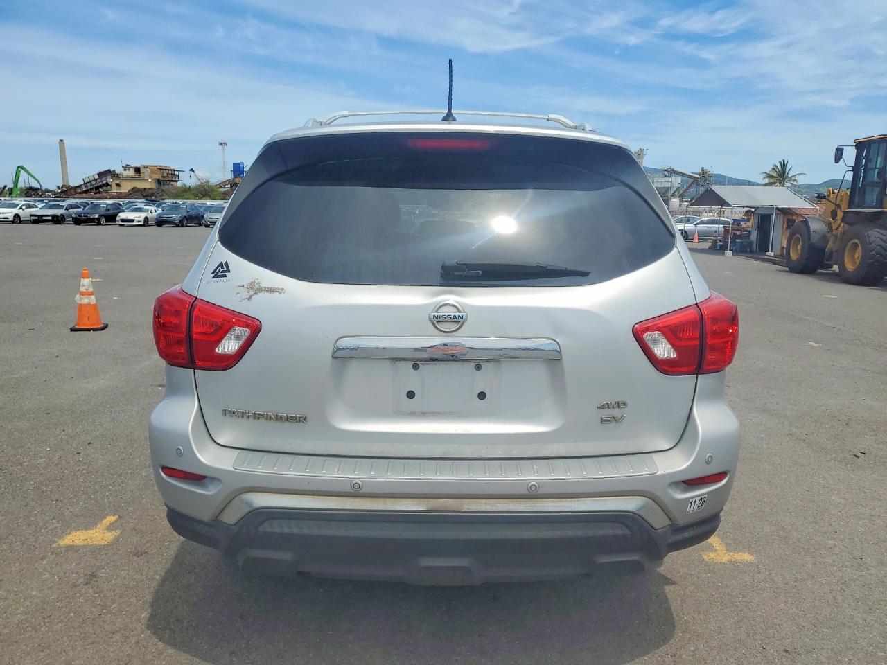 Nissan Pathfinder Sv