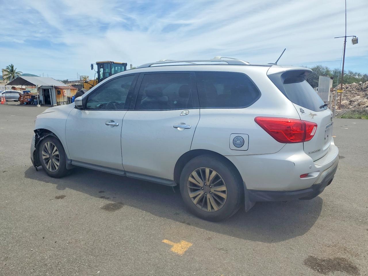 Nissan Pathfinder Sv
