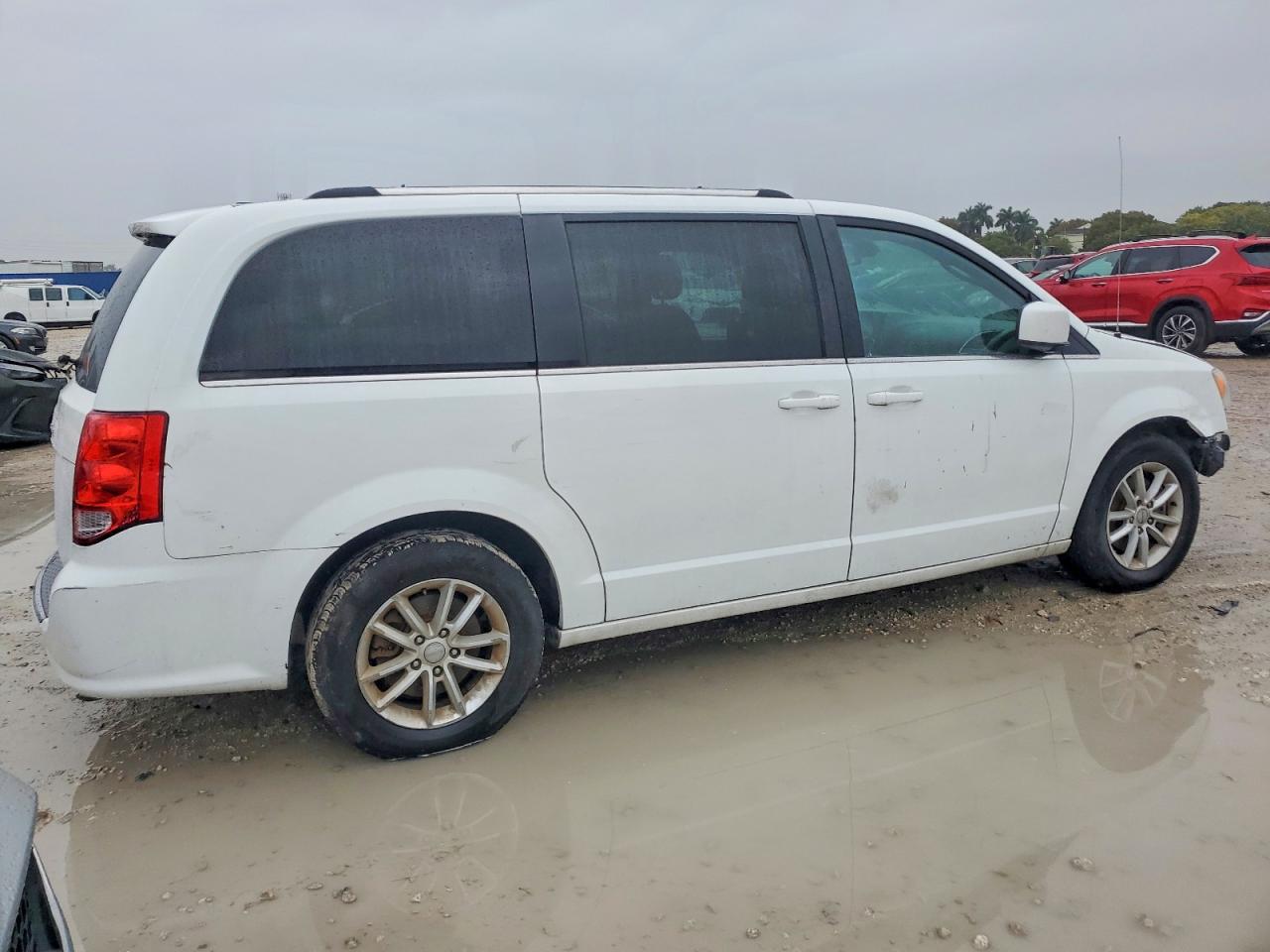 Dodge Caravan Sxt