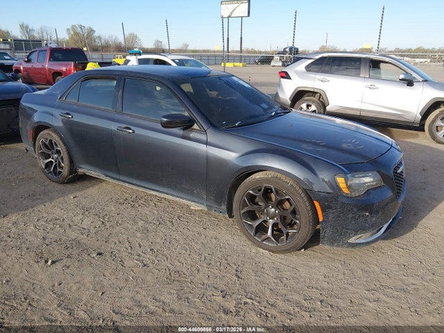 Salvage Chrysler 300 Image
