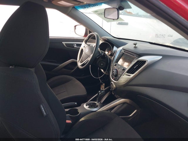 Hyundai VELOSTER