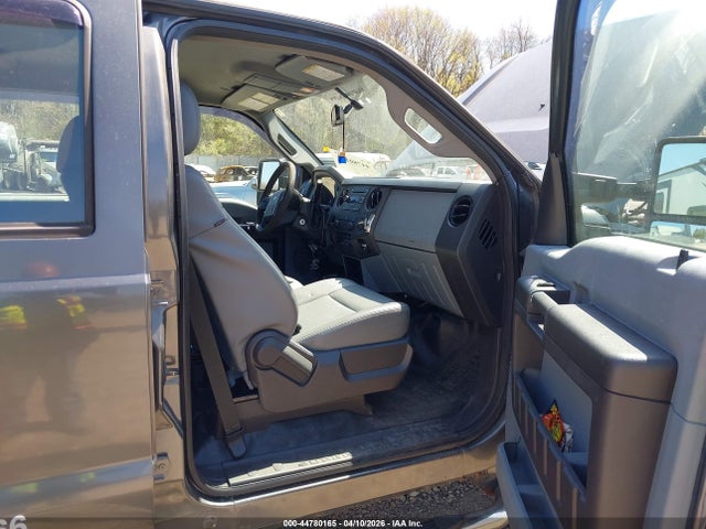 Ford F-550 Xl