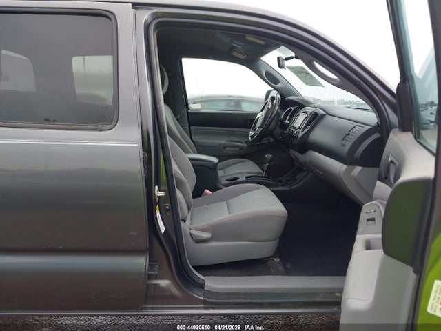 Toyota Tacoma Base V6