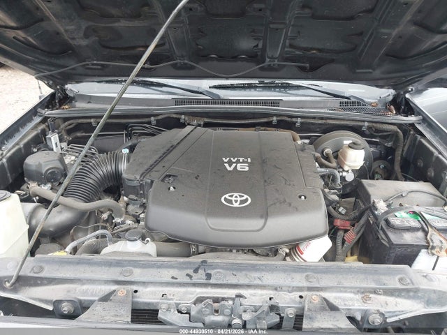 Toyota Tacoma Base V6