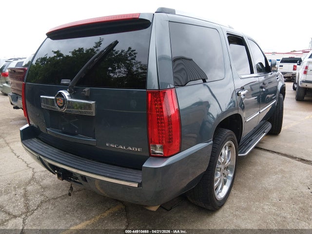 Cadillac Escalade Standard