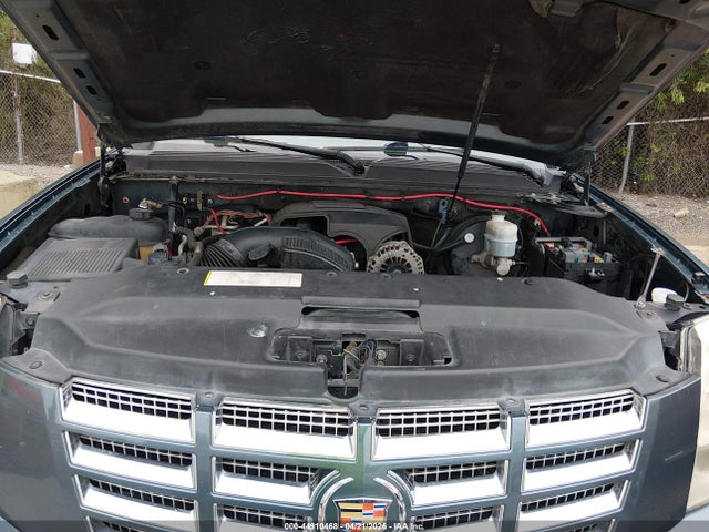 Cadillac Escalade Standard