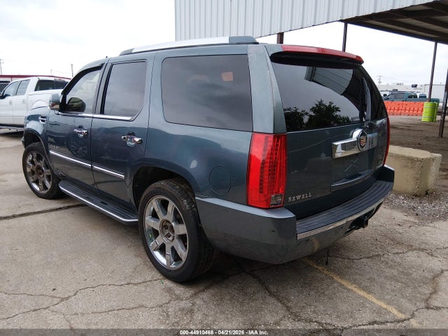 Cadillac Escalade Standard