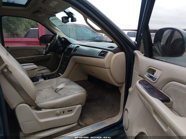 Cadillac Escalade Standard