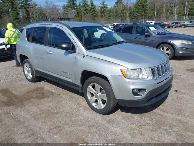 Salvage Jeep Compass Image