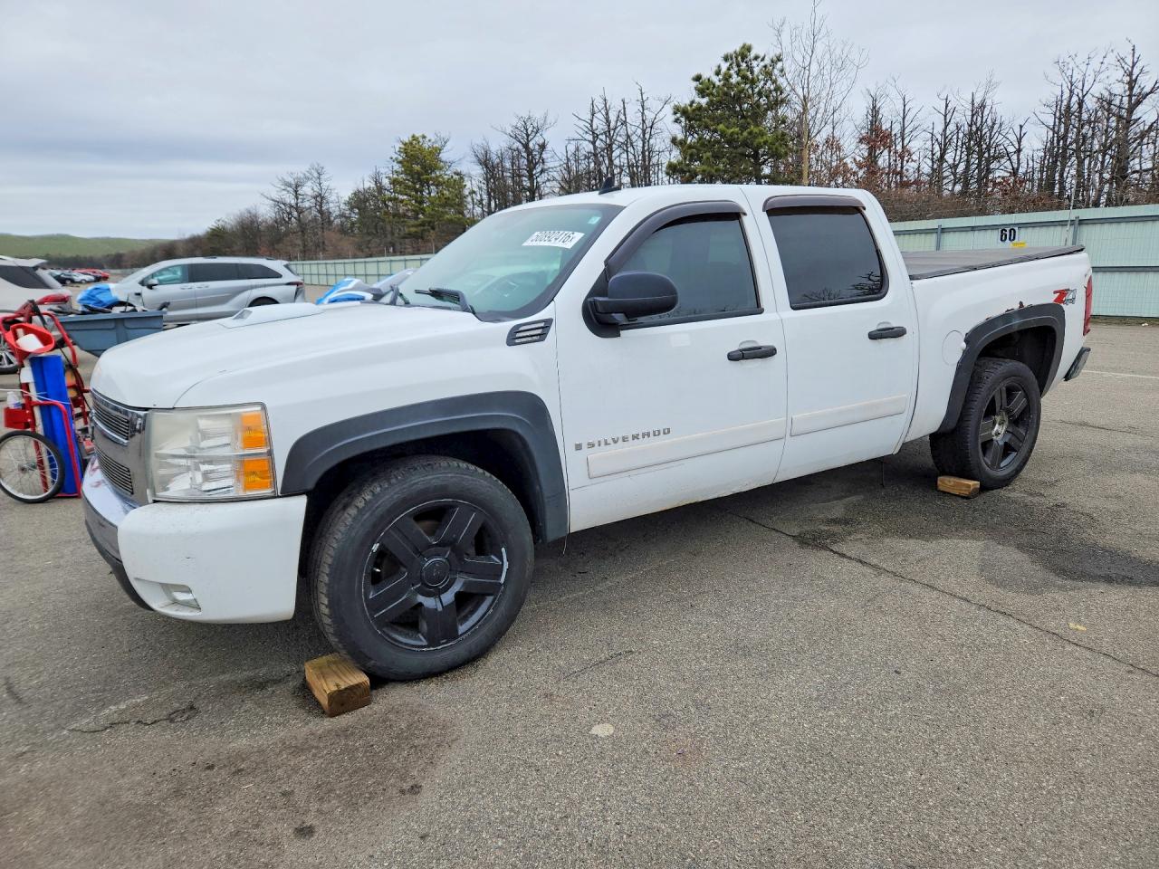 Salvage Chevrolet Silverado Image