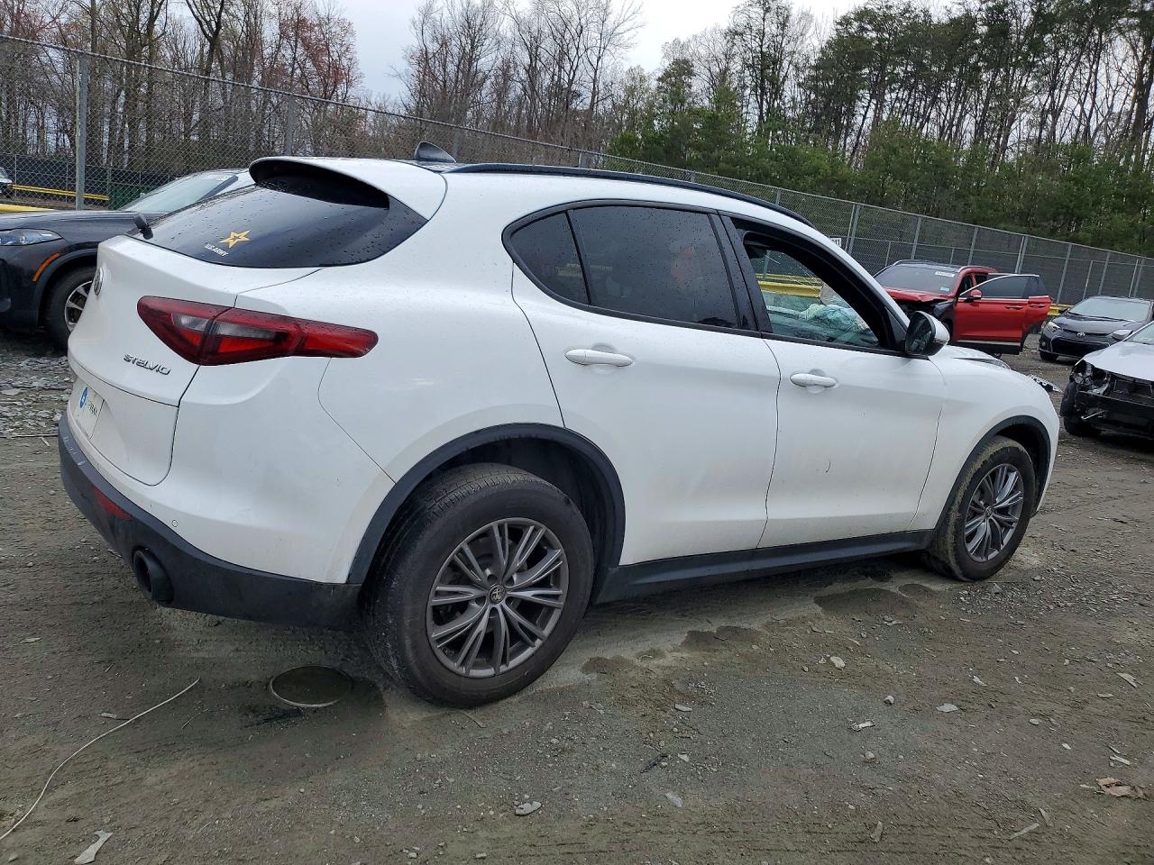 Alfa Romeo Stelvio Sprint