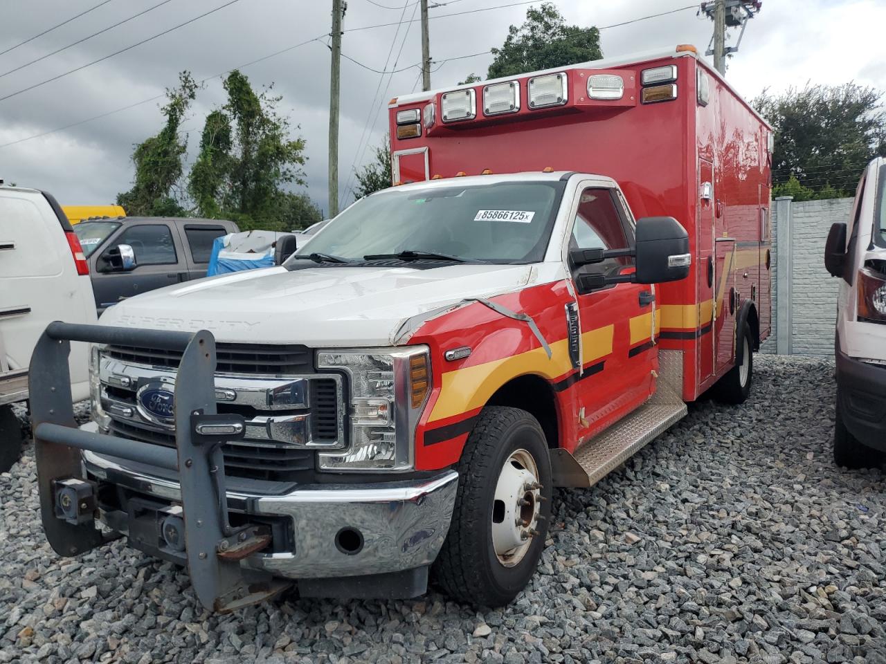 Salvage Ford F-350 Image