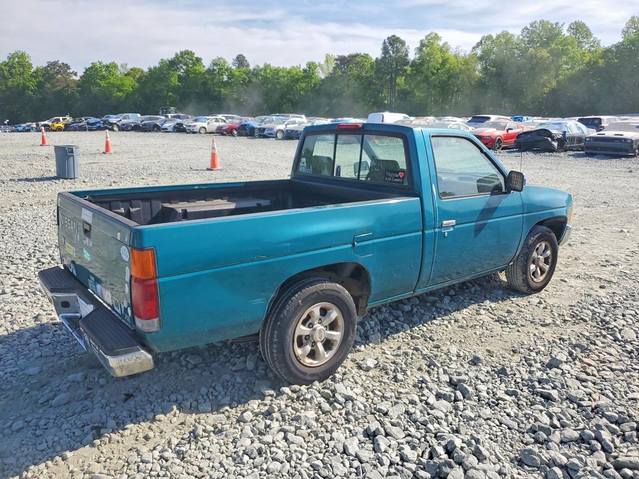 Nissan Navara Base
