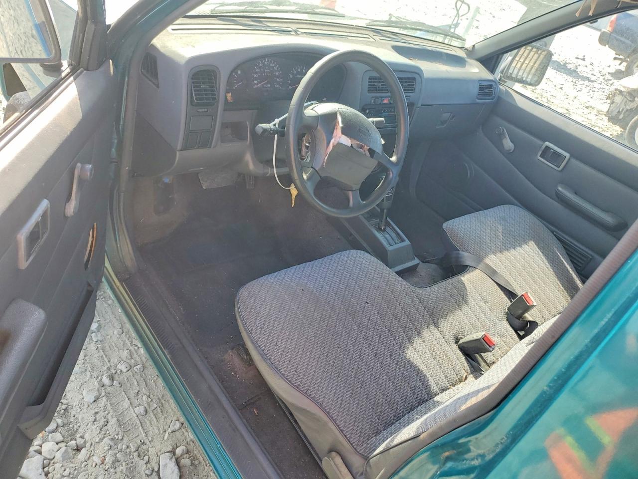Nissan Navara Base