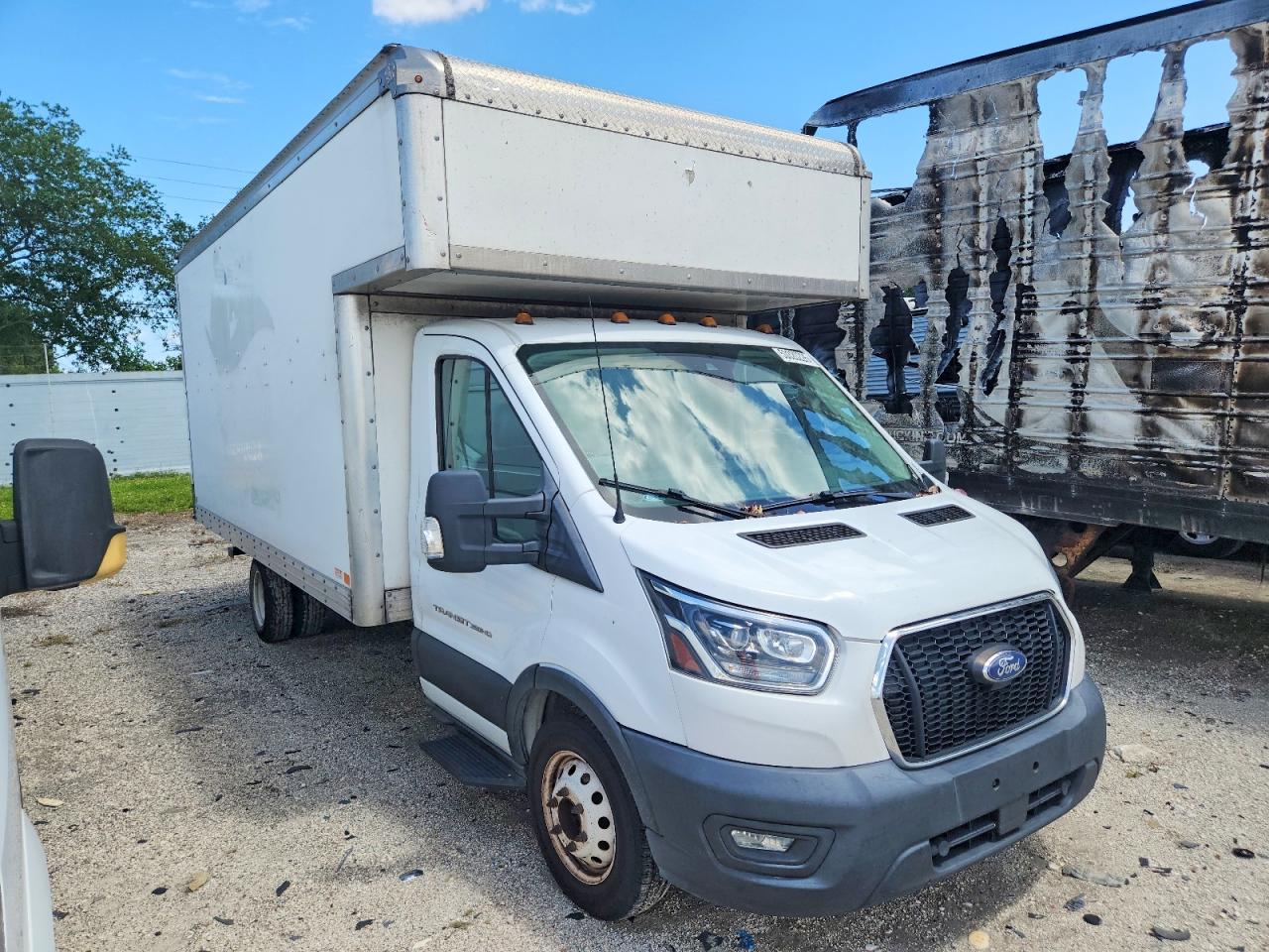Salvage Ford Transit Image
