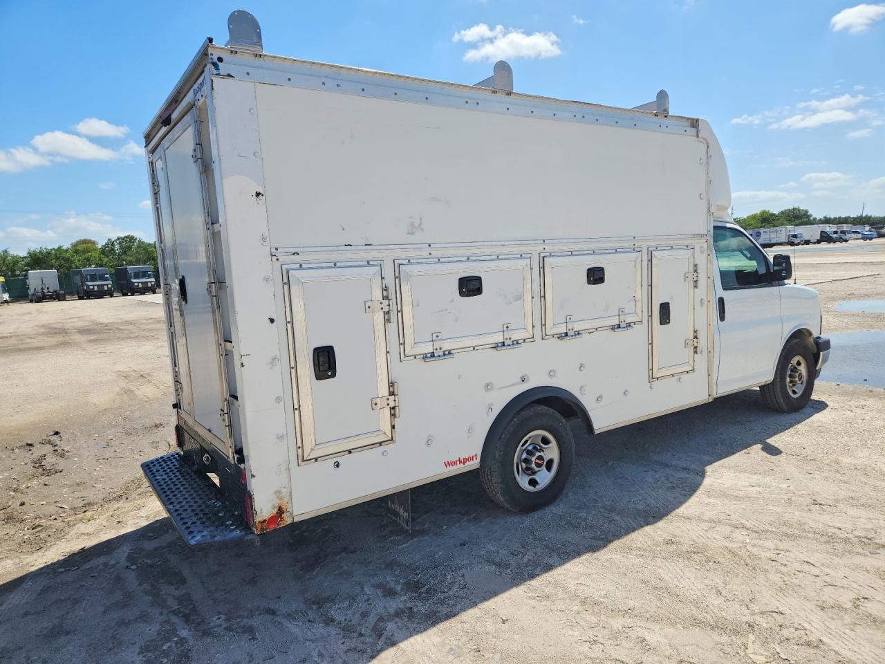 GMC Savana