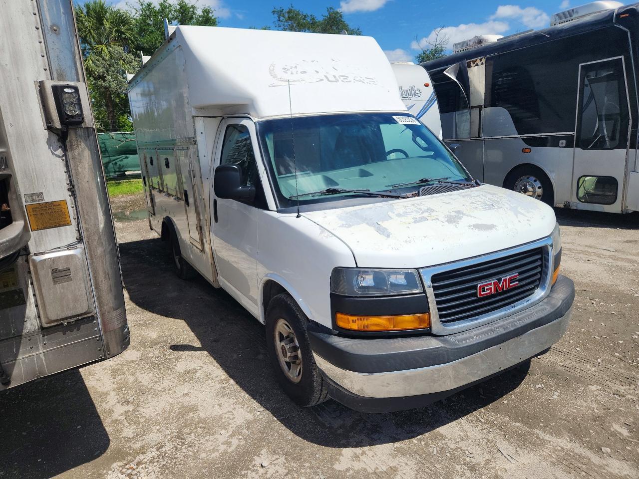 GMC Savana