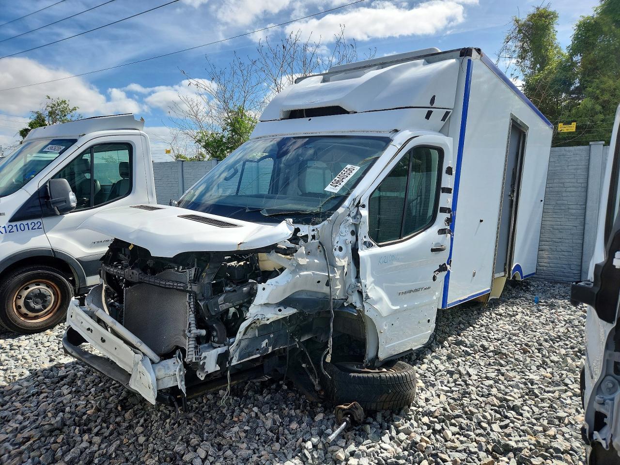 Salvage Ford Transit Image