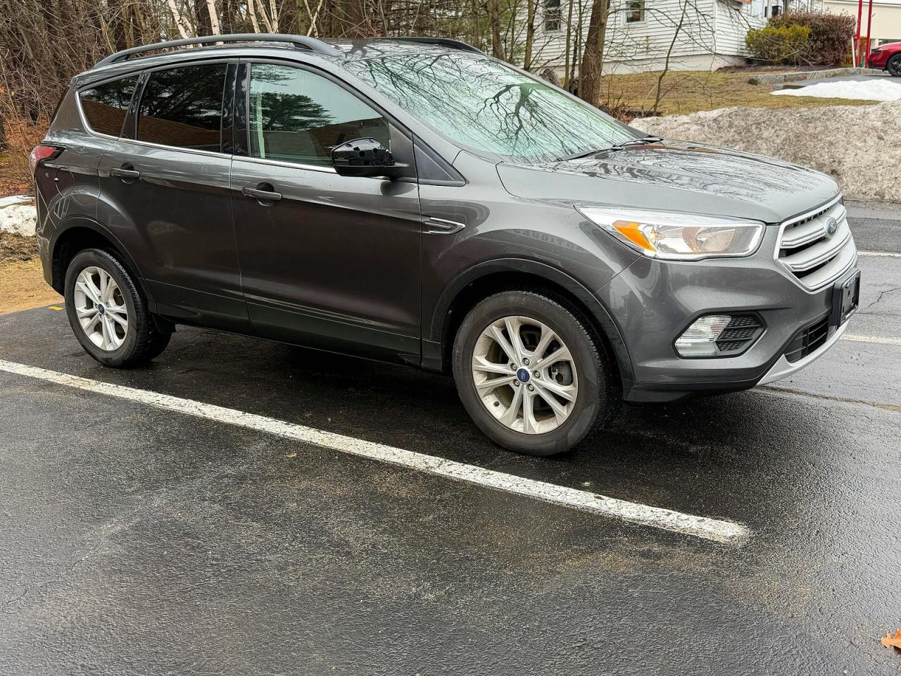 Salvage Ford Escape Image