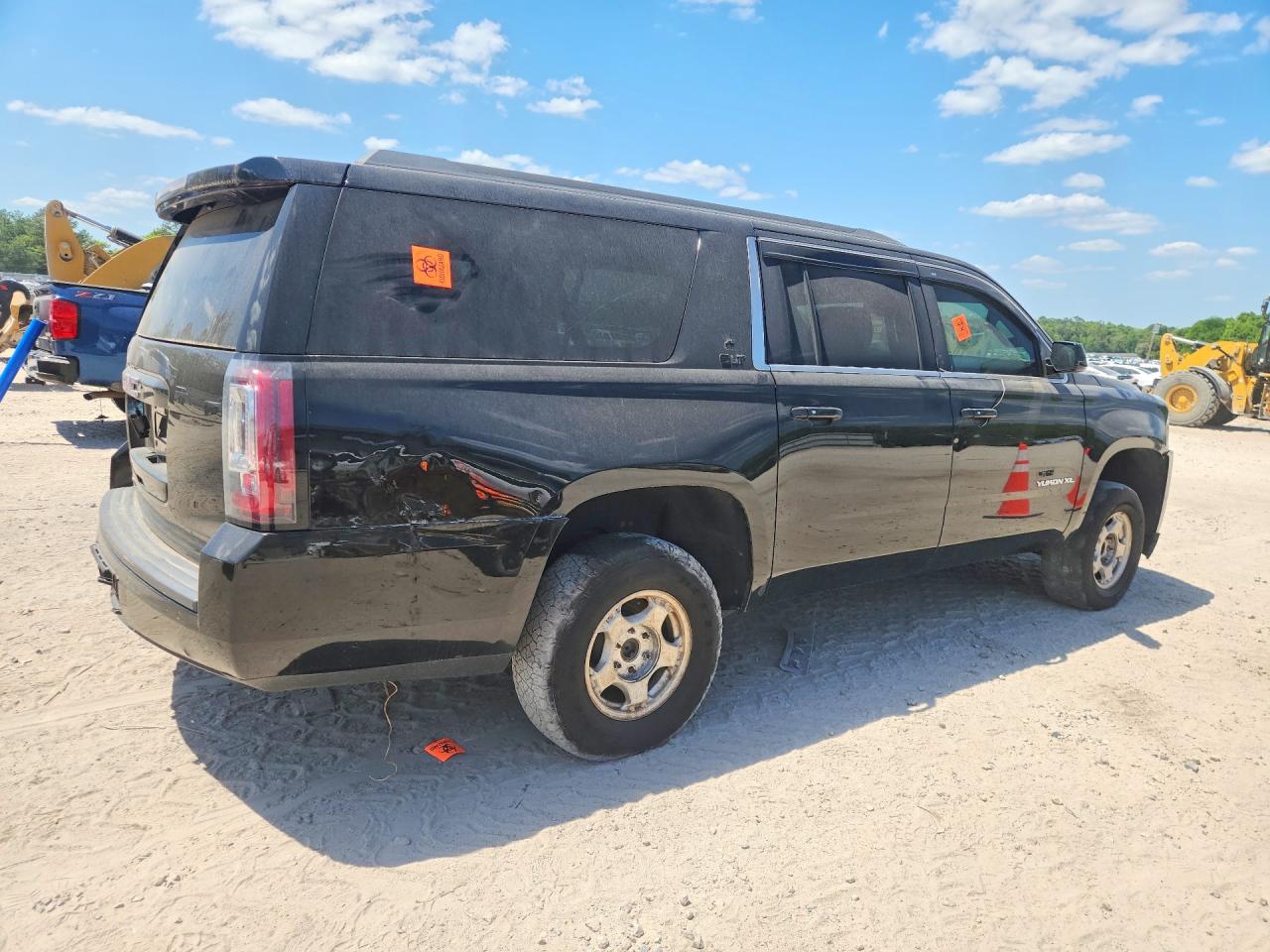 GMC Yukon C1500 Slt