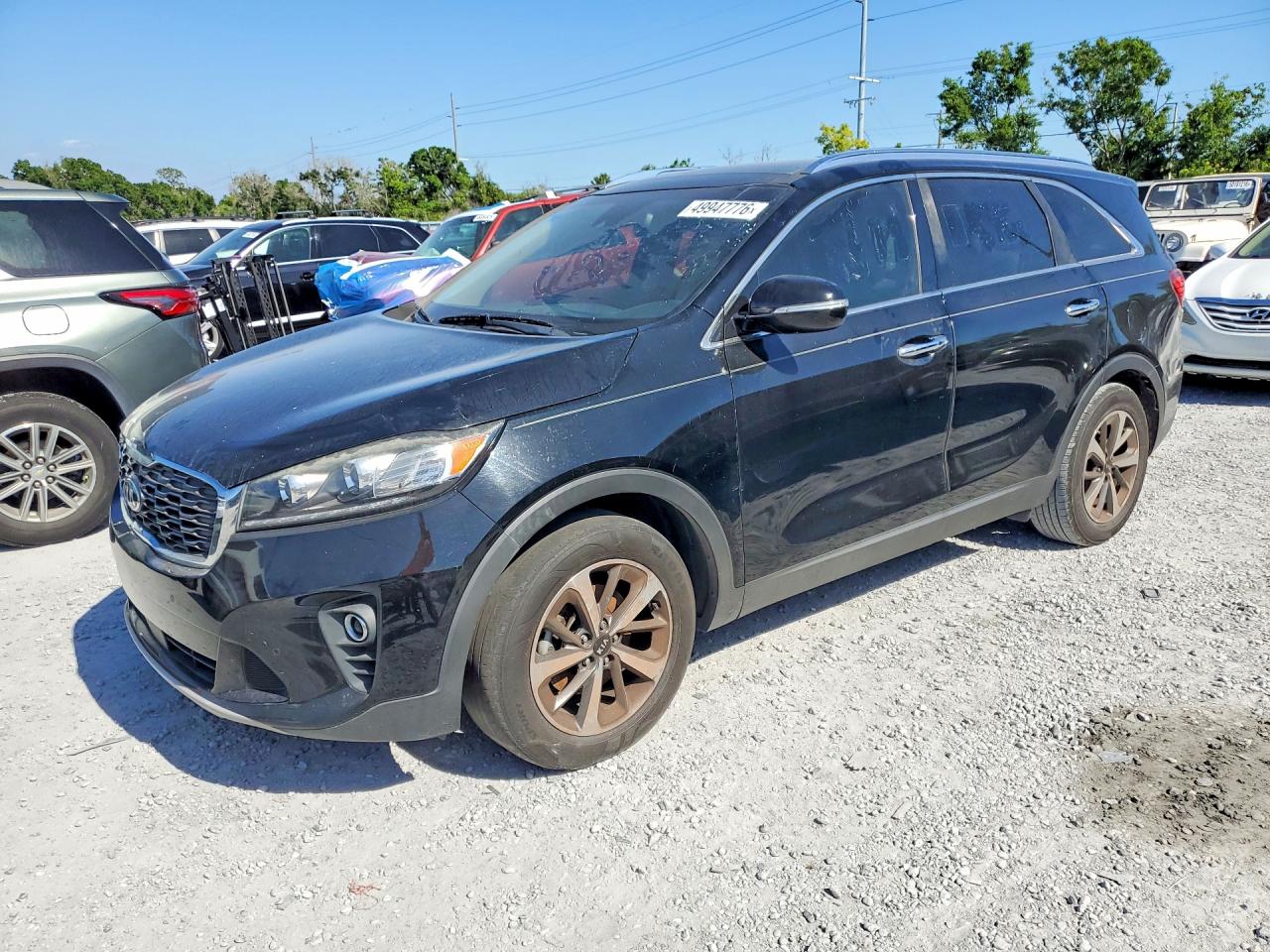 Salvage Kia Sorento Image