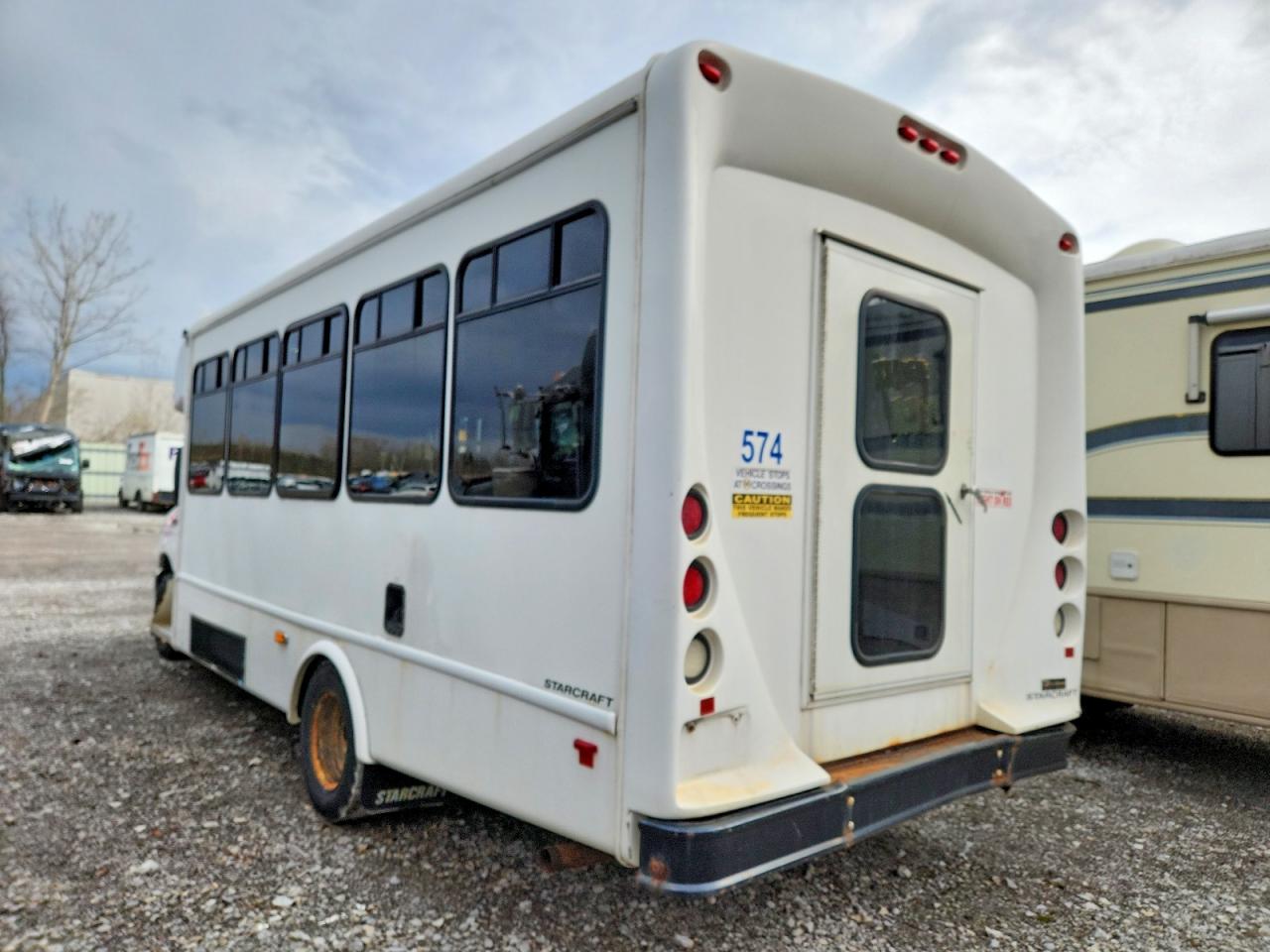 Ford Econoline E450 Super Duty Cutaway Van