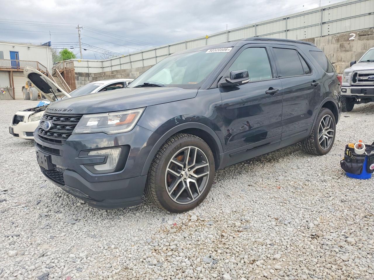 Salvage Ford Explorer Image