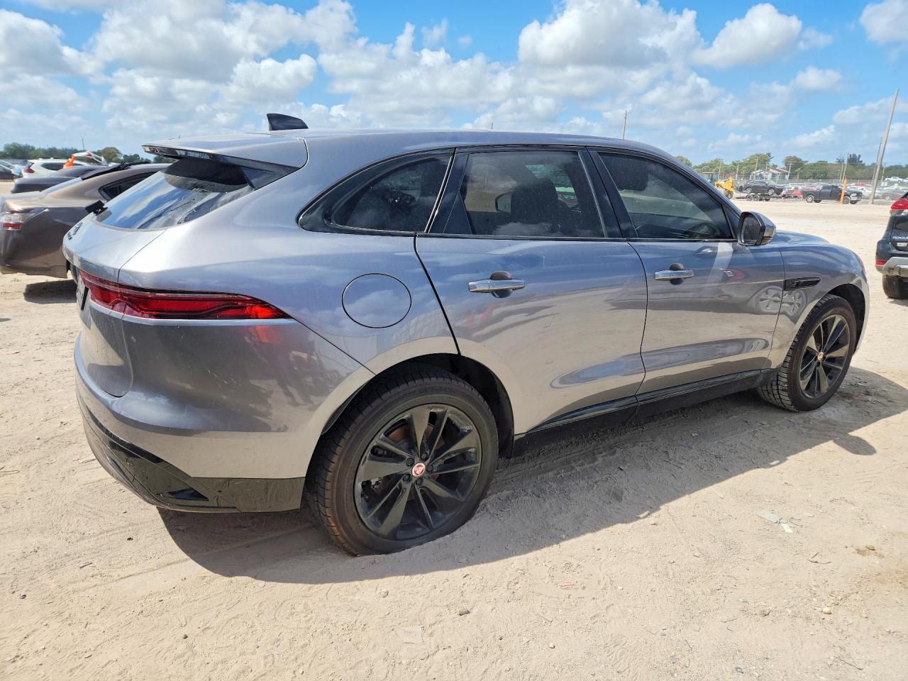 Jaguar F-PACE S