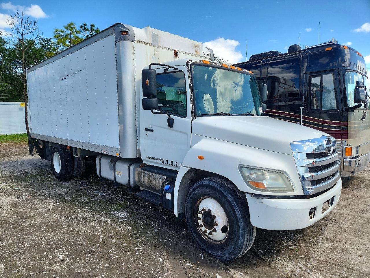Salvage Hino 258 268 Image