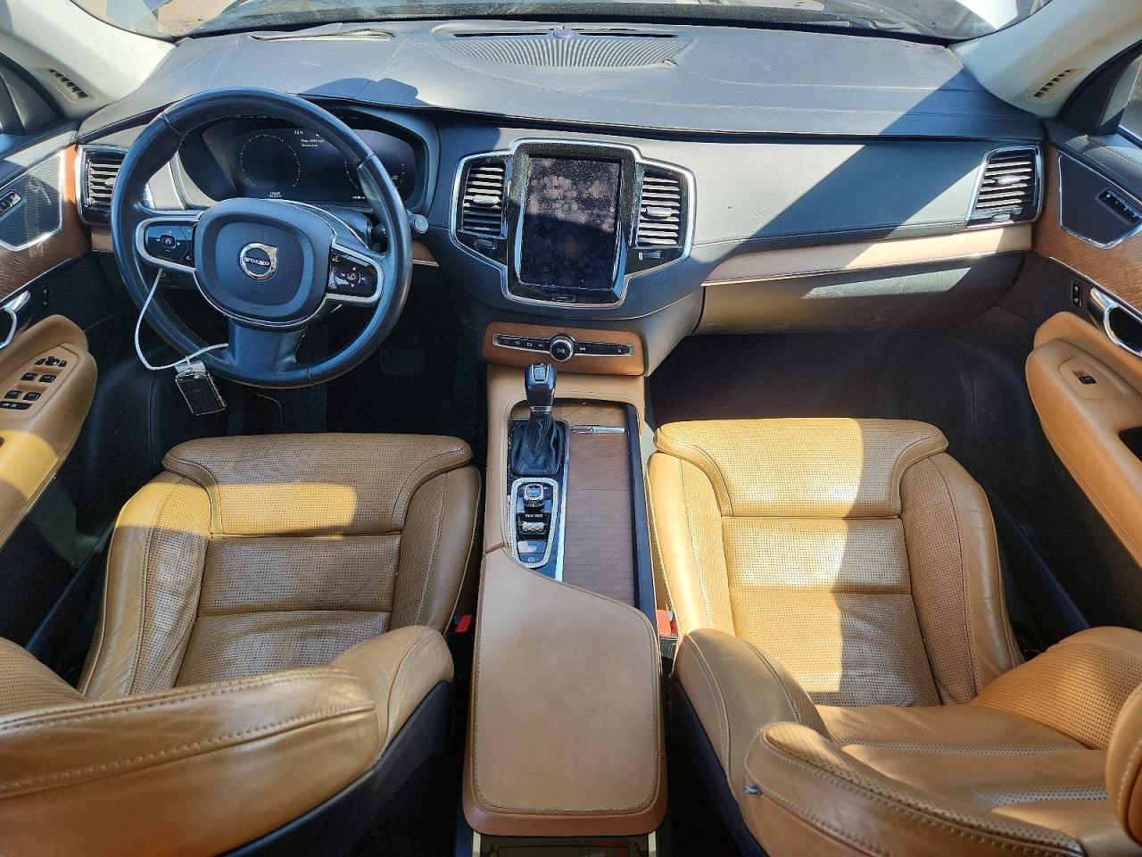 Volvo XC90 T6
