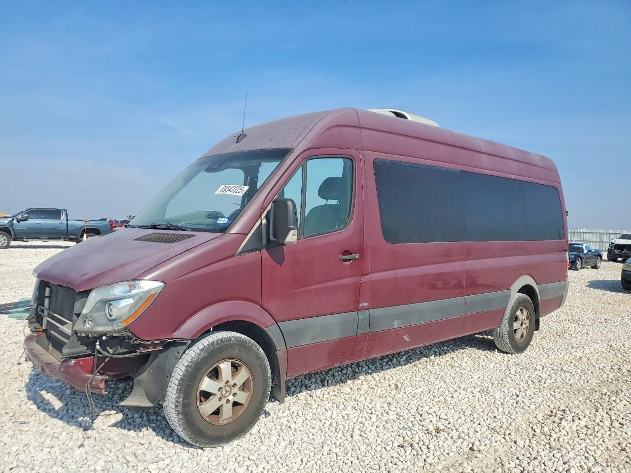 Salvage Mercedes-Benz Sprinter Image