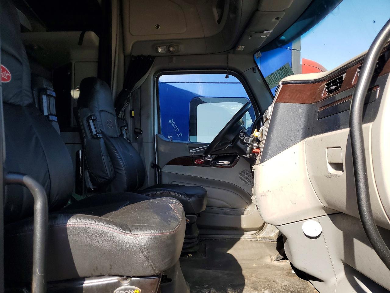 Peterbilt 579