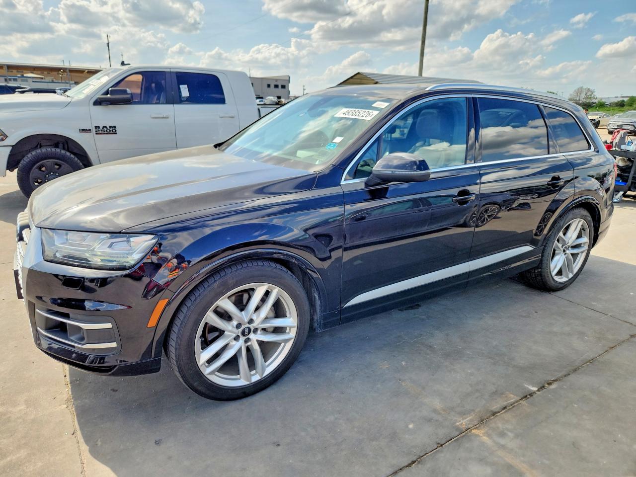 Salvage Audi Q7 Image
