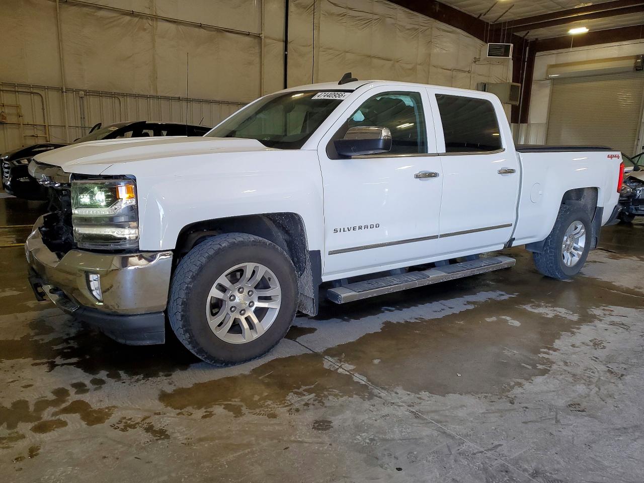 Salvage Chevrolet Silverado Image