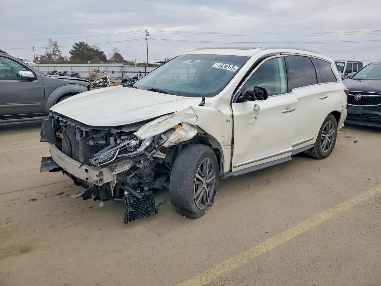 Salvage INFINITI Qx Image