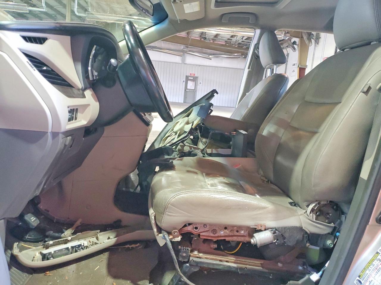 Toyota Sienna Xle 8-passenger