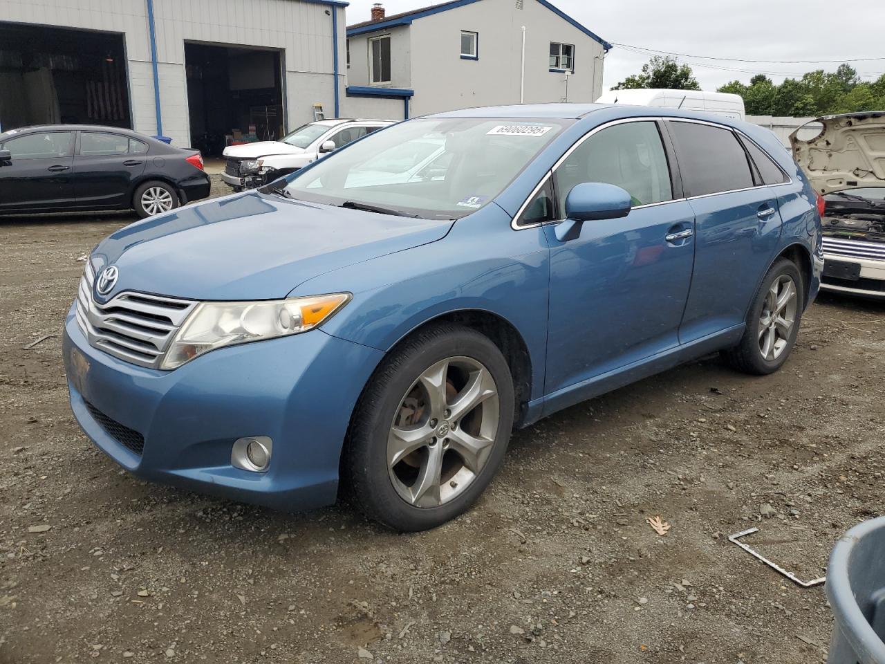 Salvage Toyota Venza Image