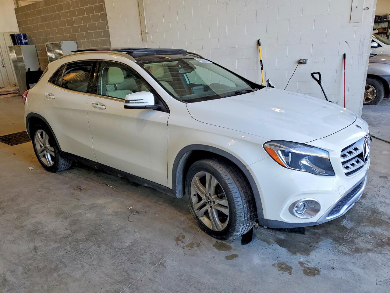 Mercedes-Benz GLA 250 4matic