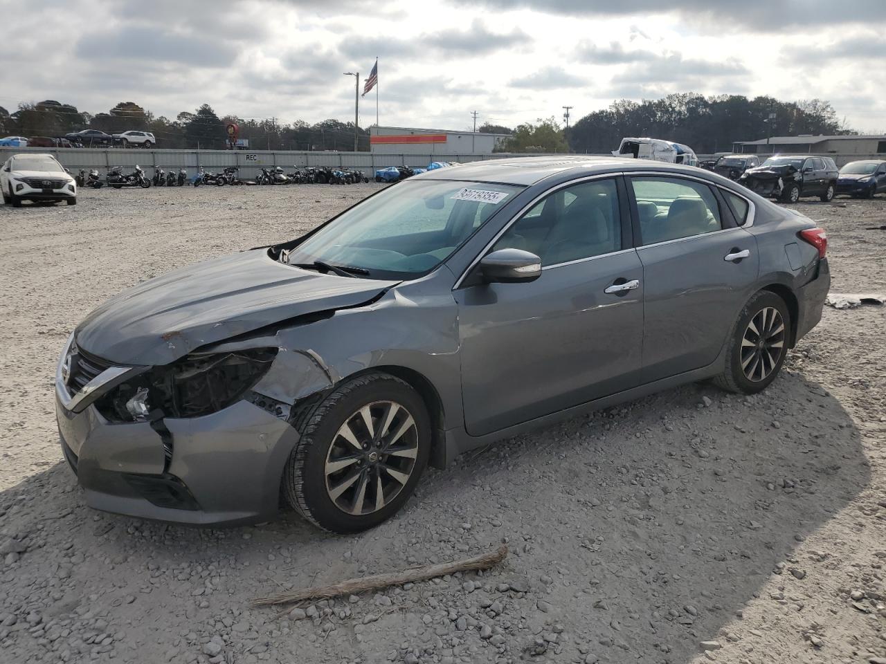 Salvage Nissan Altima Image