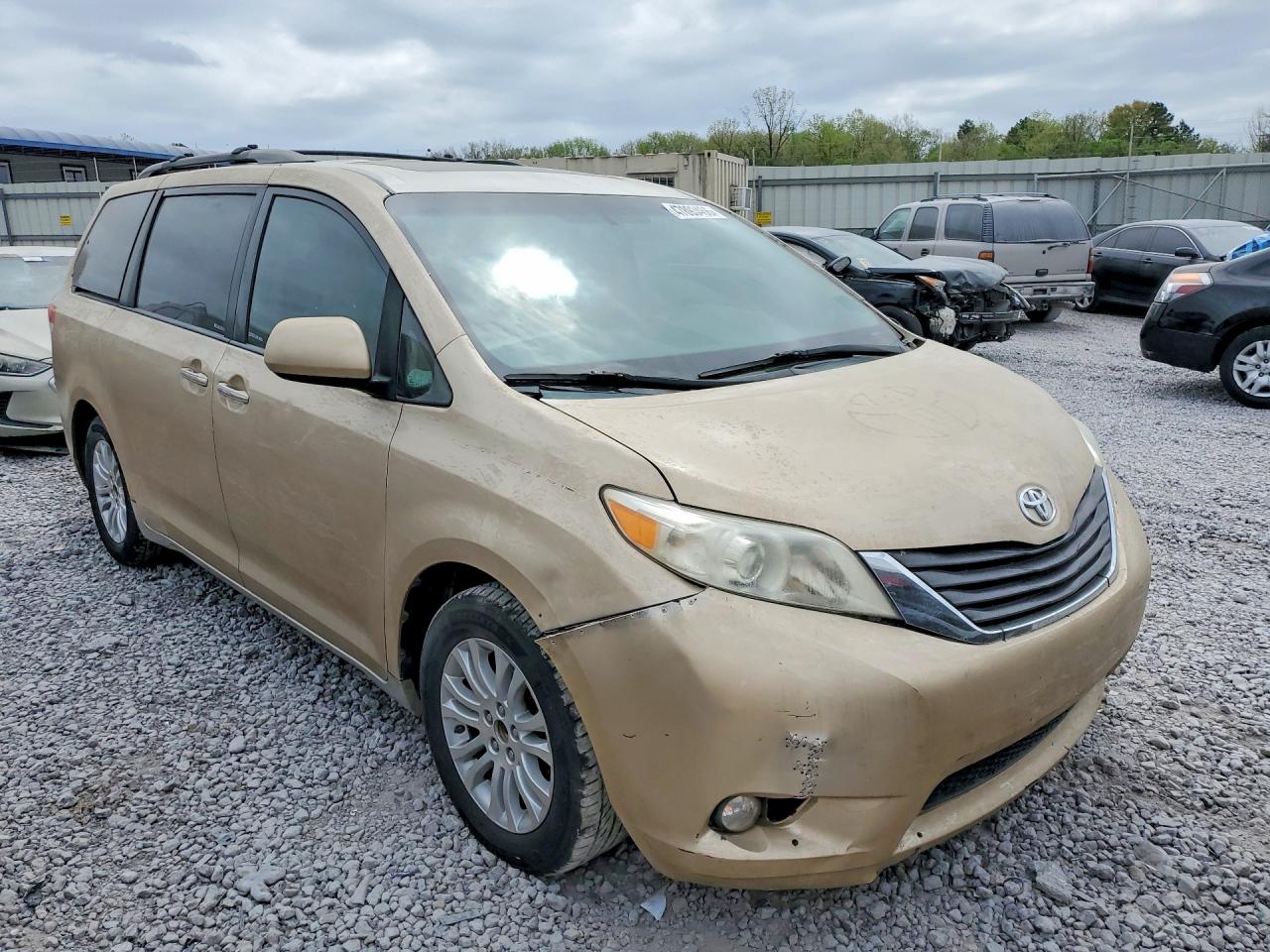 Toyota Sienna Xle 8-passenger