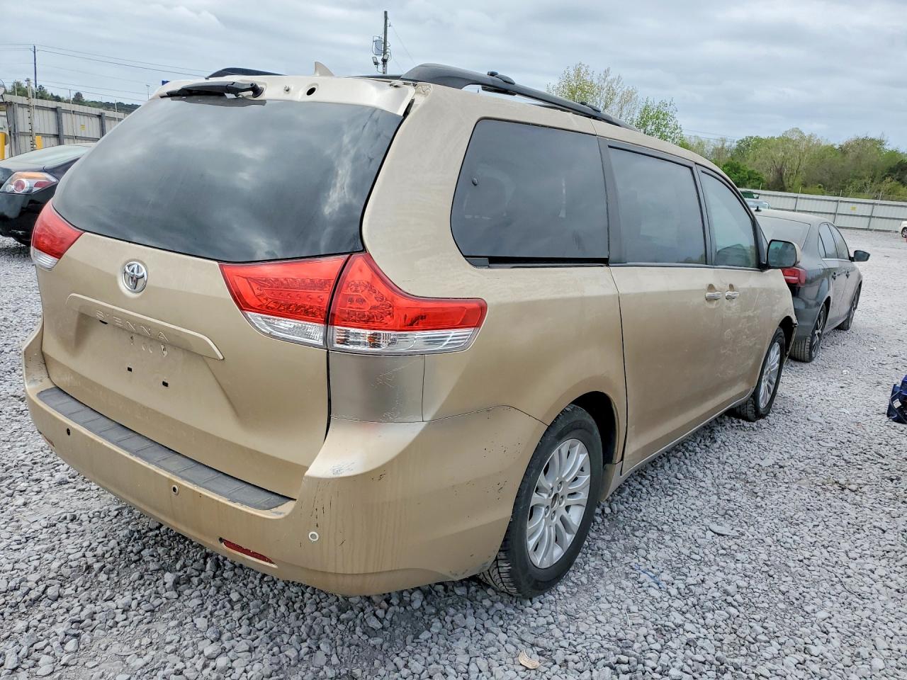Toyota Sienna Xle 8-passenger