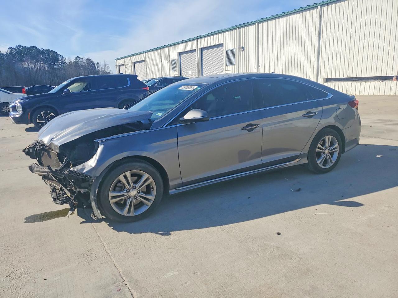 Salvage Hyundai SONATA Image
