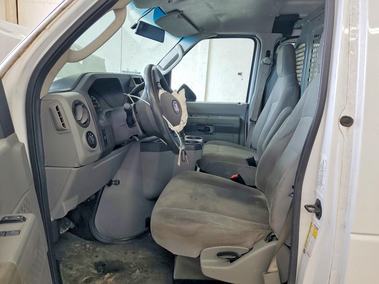 Ford Econoline E250 Van
