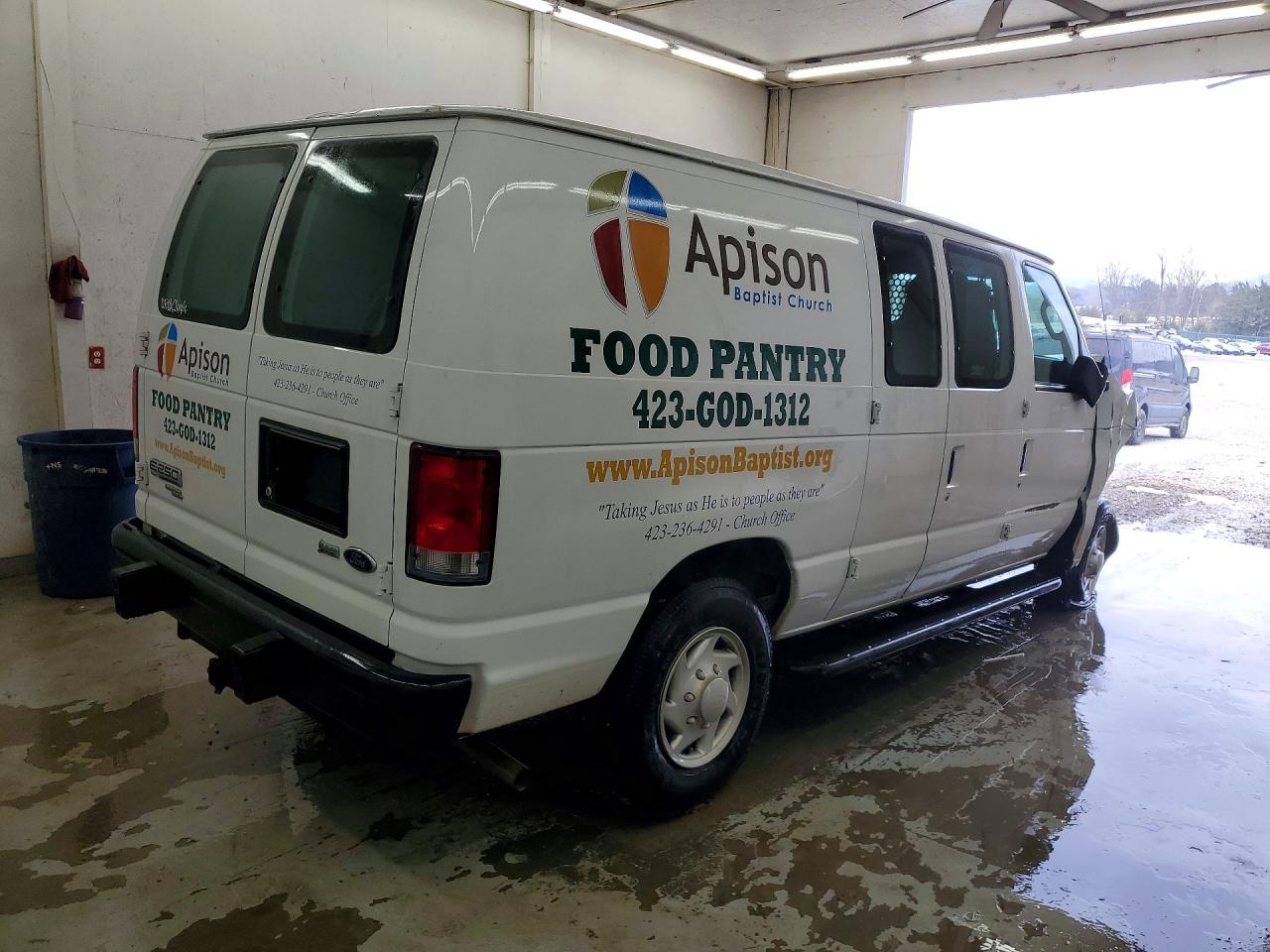 Ford Econoline E250 Van
