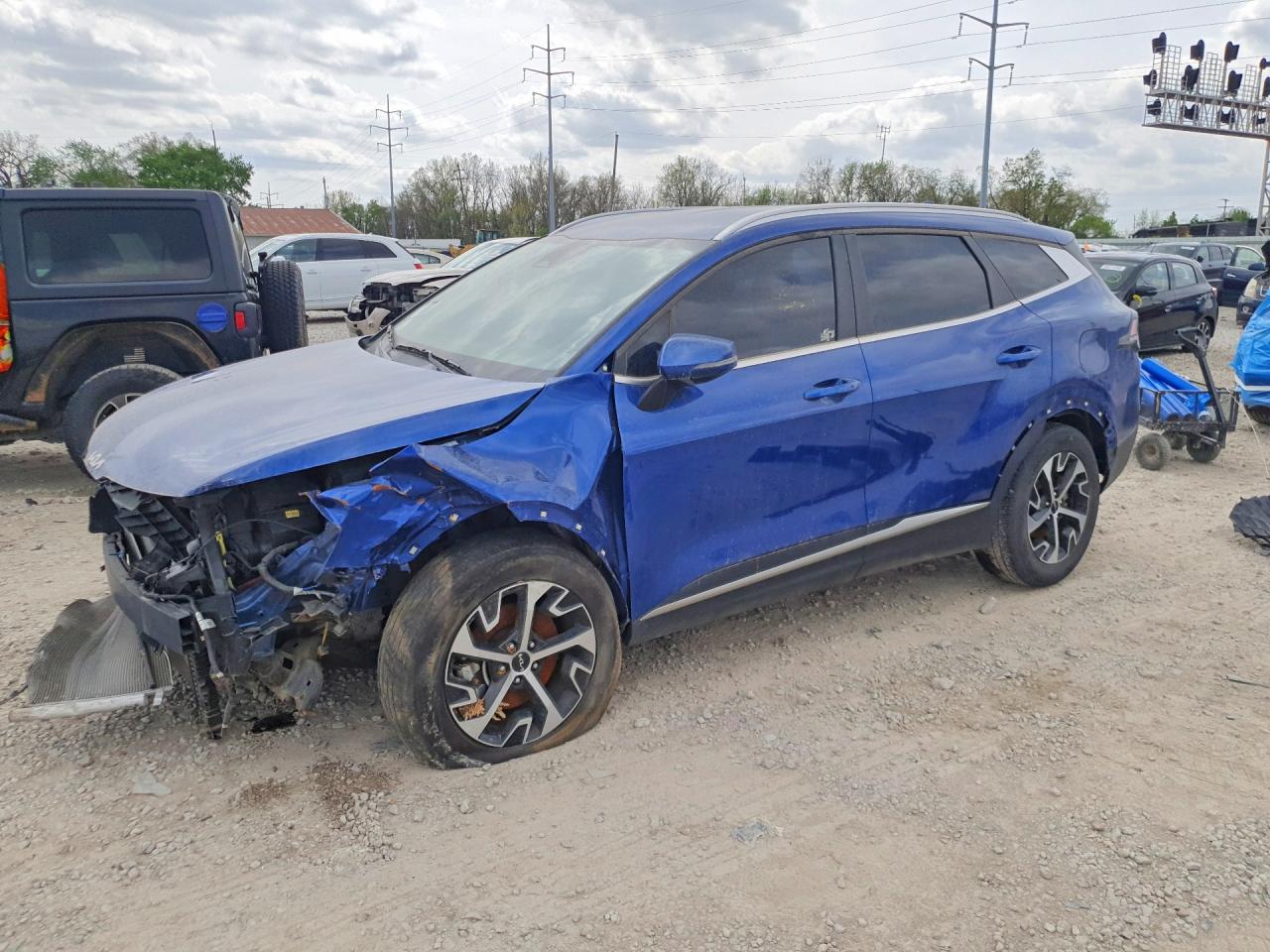 Salvage Kia Sportage Image