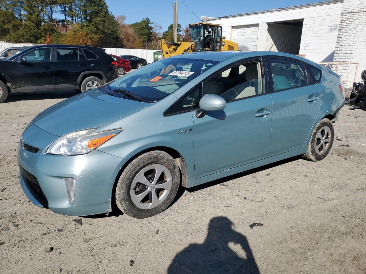 Salvage Toyota Prius Image