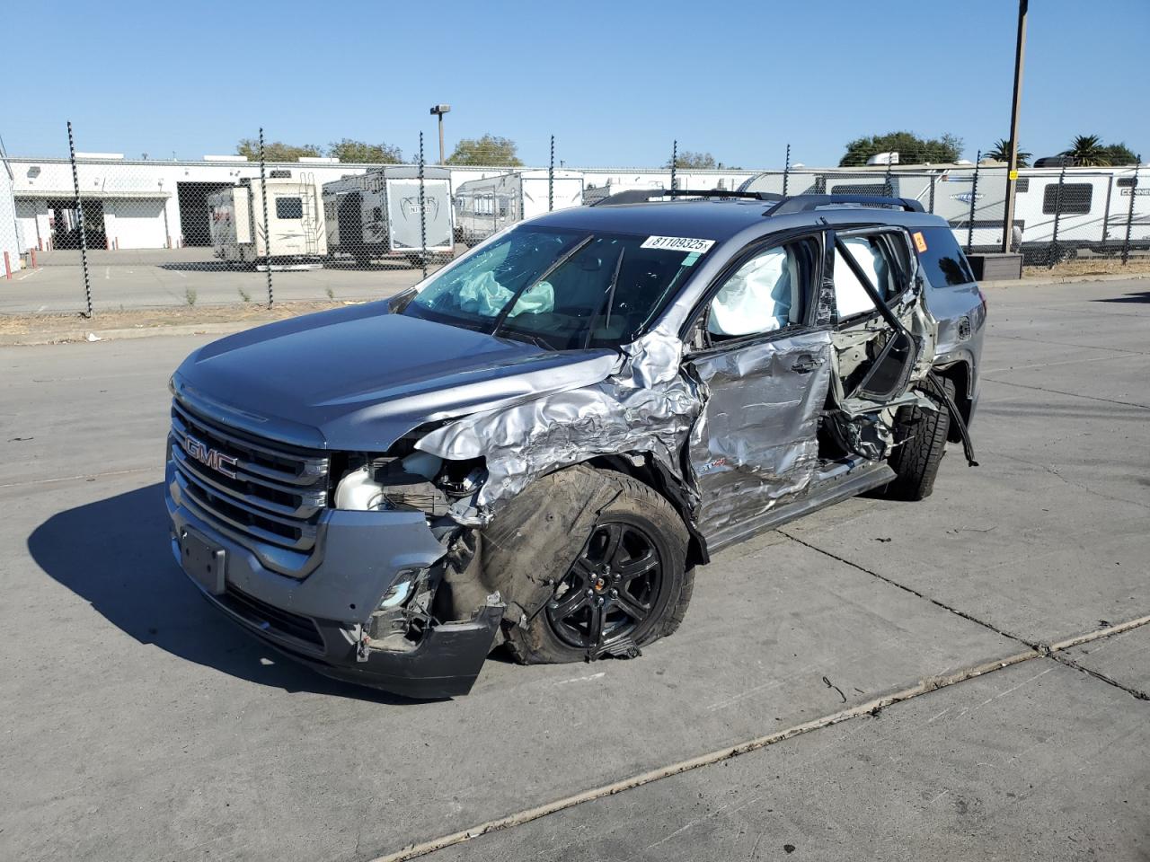 Salvage GMC Acadia Image