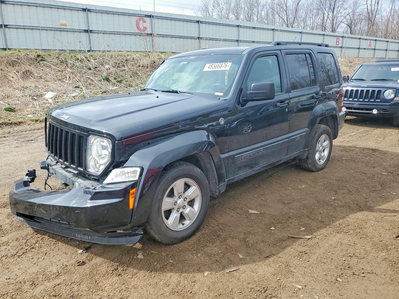 Salvage Jeep Liberty Image